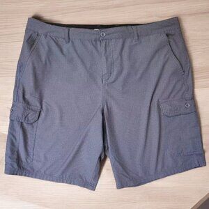 Trinity Hybrid Jasper Cargo Shorts Mens Sz 40‎ Black Gray Patterened EUC